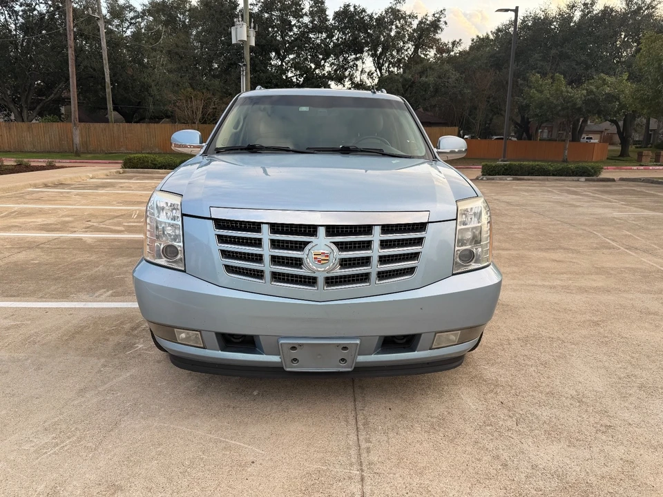 2011 Cadillac Escalade & EXT 3rd Gen - Image 10 of 21