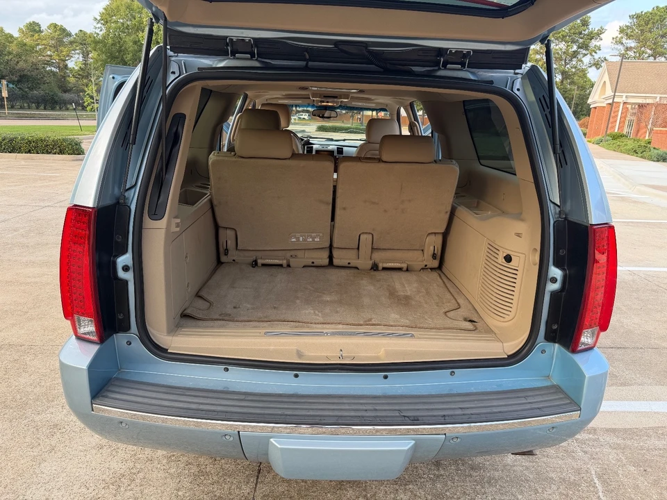 2011 Cadillac Escalade & EXT 3rd Gen - Image 21 of 21