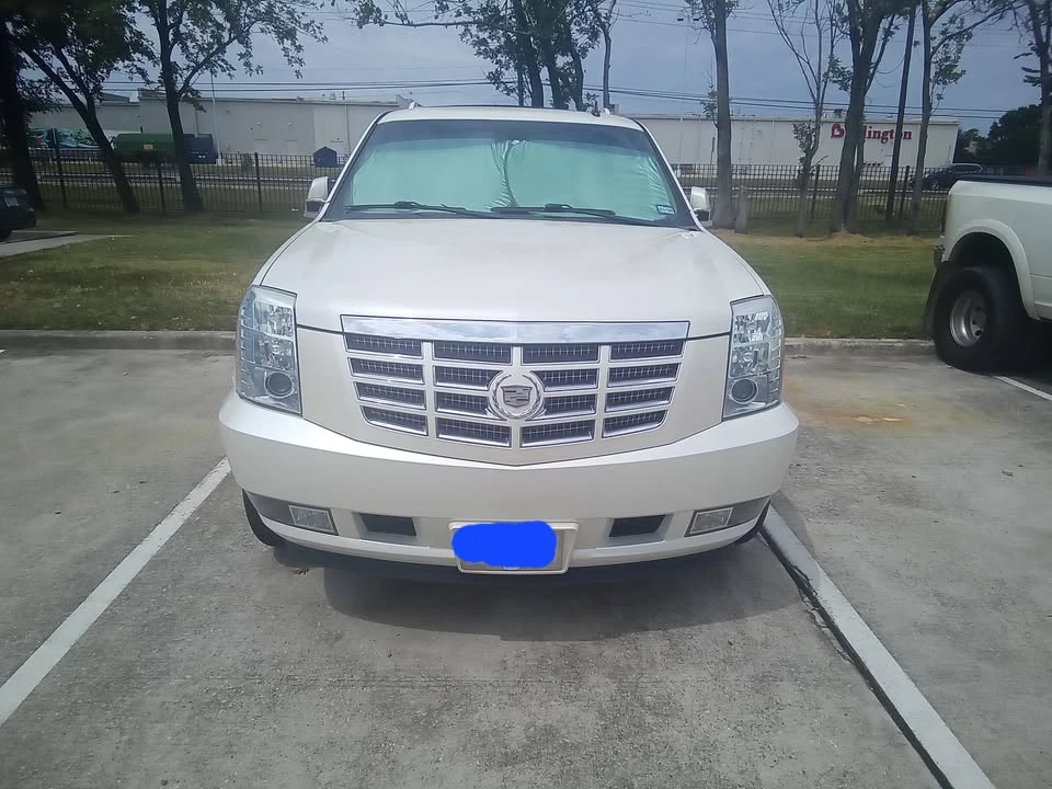 2011 Cadillac Escalade & EXT 3rd Gen - Image 3 of 19