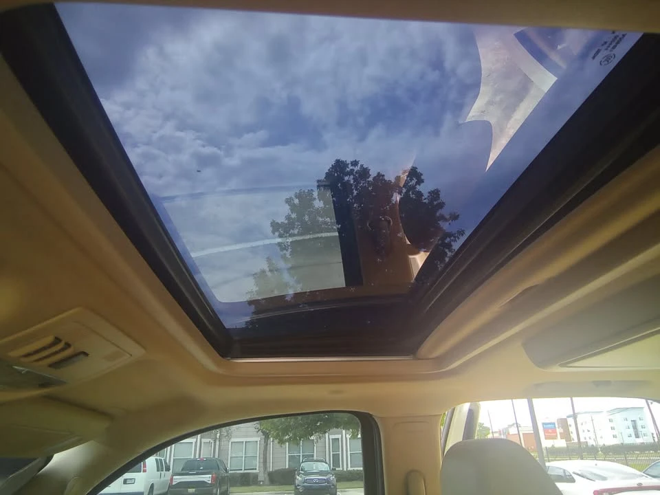 2011 Cadillac Escalade & EXT 3rd Gen - Image 10 of 19