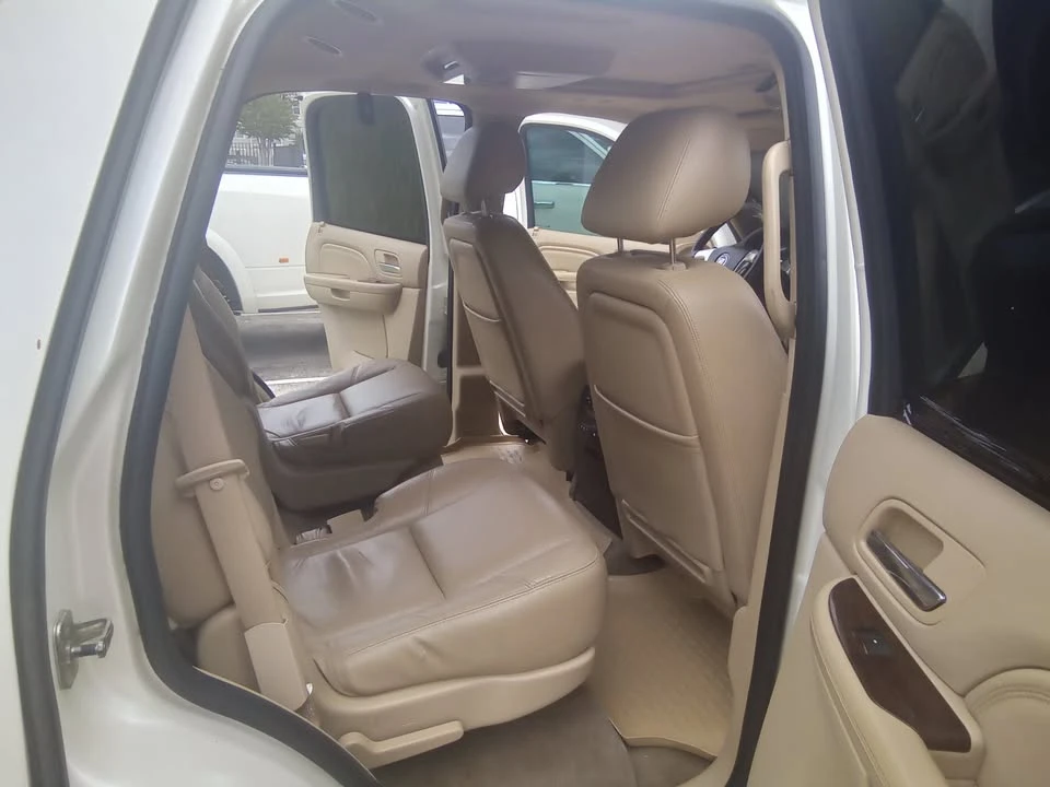 2011 Cadillac Escalade & EXT 3rd Gen - Image 12 of 19