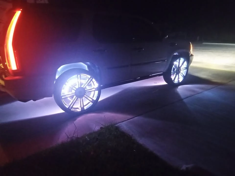 2011 Cadillac Escalade & EXT 3rd Gen - Image 19 of 19
