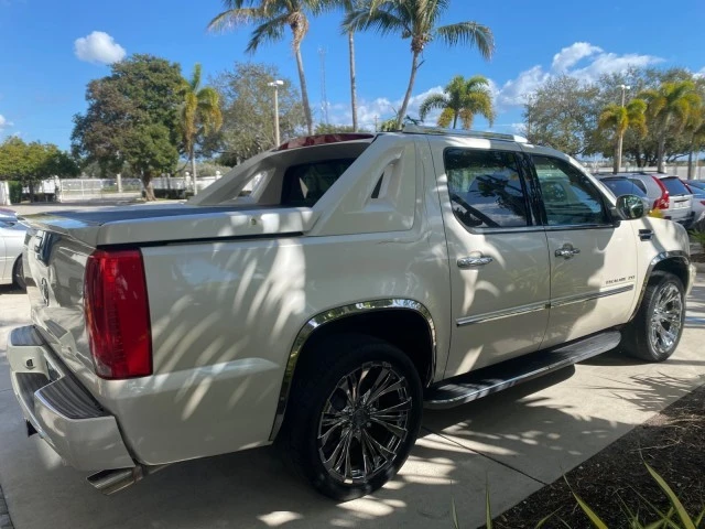 2011 Cadillac Escalade & EXT 3rd Gen - Image 8 of 21