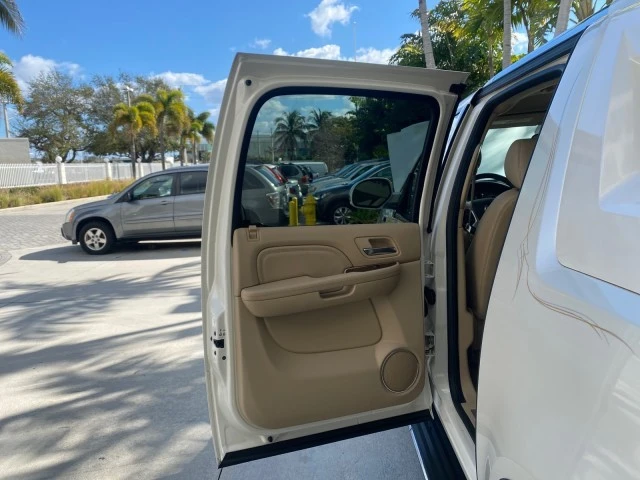 2011 Cadillac Escalade & EXT 3rd Gen - Image 14 of 21