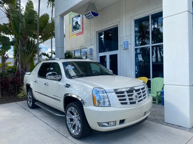 2011 Cadillac Escalade & EXT 3rd Gen - Image 2 of 21
