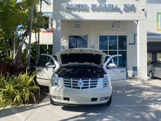 2011 Cadillac Escalade & EXT 3rd Gen - Image 17 of 21