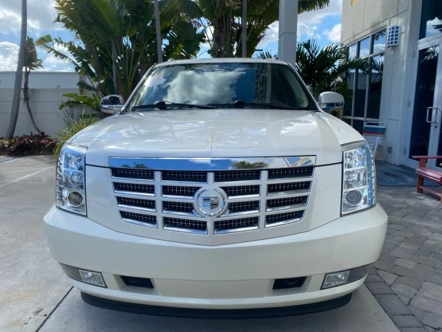 2011 Cadillac Escalade & EXT 3rd Gen - Image 3 of 21