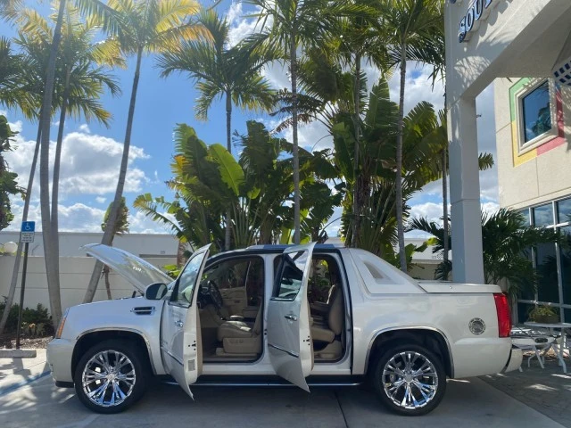 2011 Cadillac Escalade & EXT 3rd Gen - Image 9 of 21