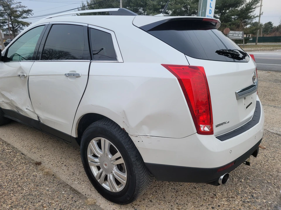 2011 Cadillac SRX - Image 17 of 21