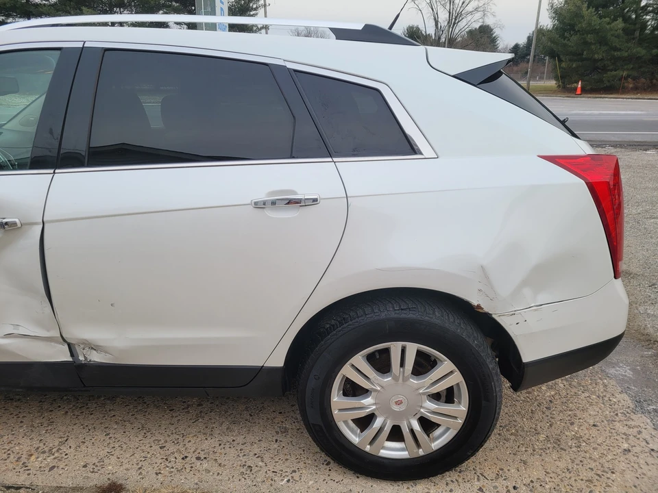 2011 Cadillac SRX - Image 18 of 21