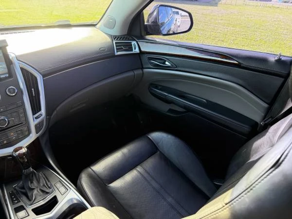 2011 Cadillac SRX - Image 11 of 16