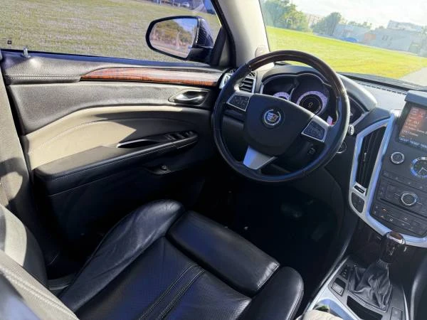 2011 Cadillac SRX - Image 10 of 16