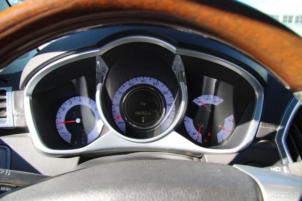 2011 Cadillac SRX - Image 17 of 21
