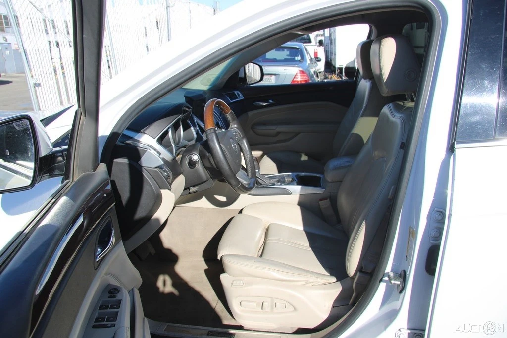 2011 Cadillac SRX - Image 13 of 21