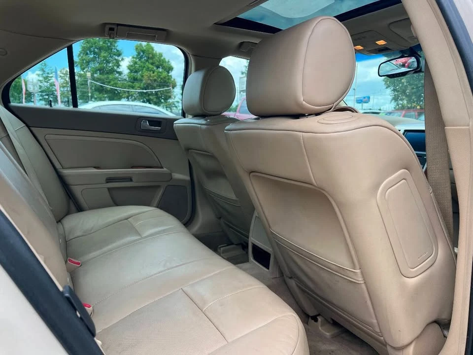 2011 Cadillac STS - Image 11 of 12