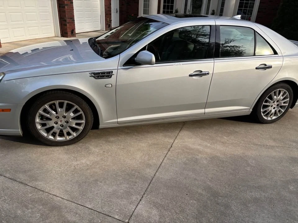 2011 Cadillac STS - Image 5 of 9