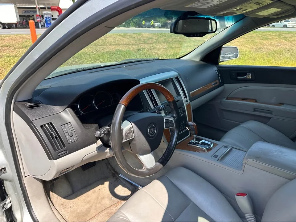 2011 Cadillac STS - Image 13 of 19