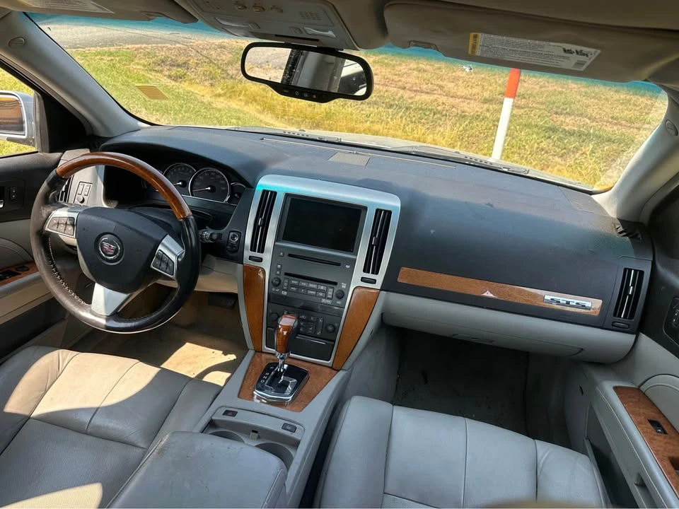 2011 Cadillac STS - Image 17 of 19