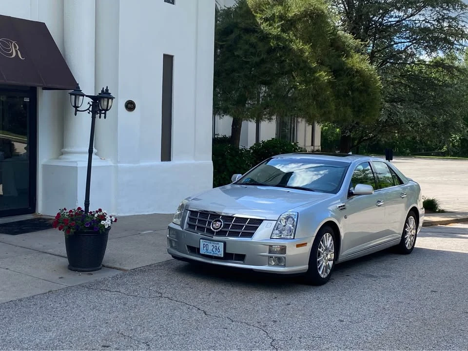 2011 Cadillac STS - Image 9 of 10