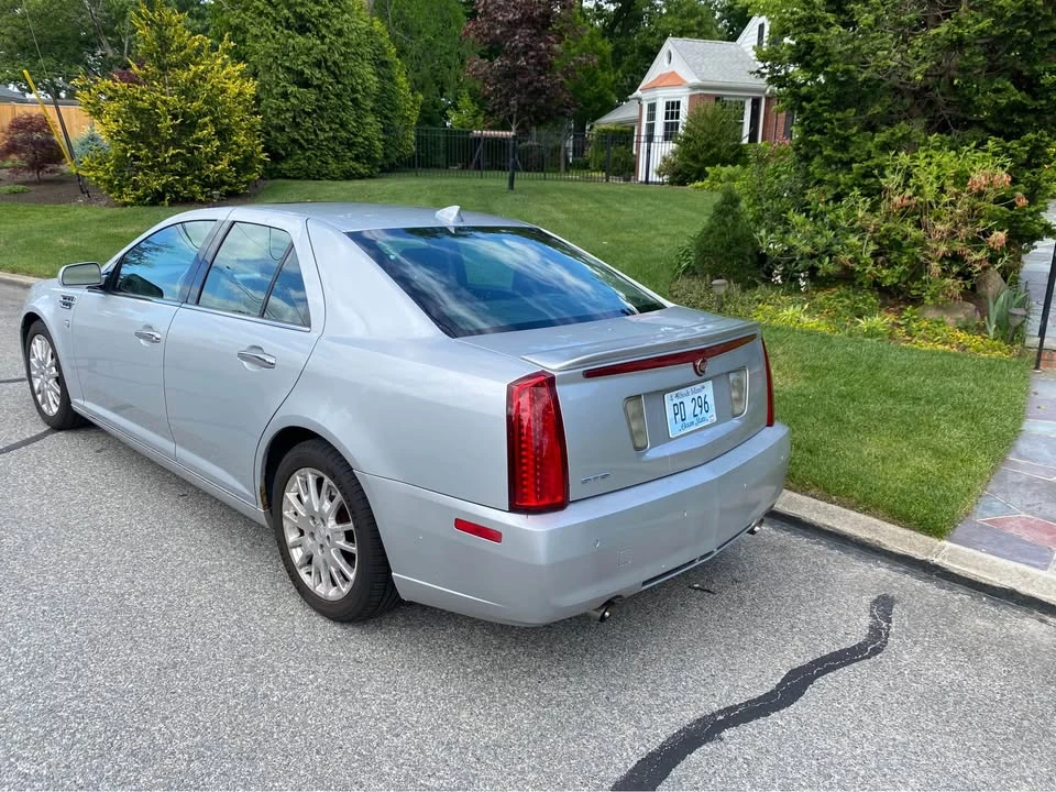 2011 Cadillac STS - Image 10 of 10