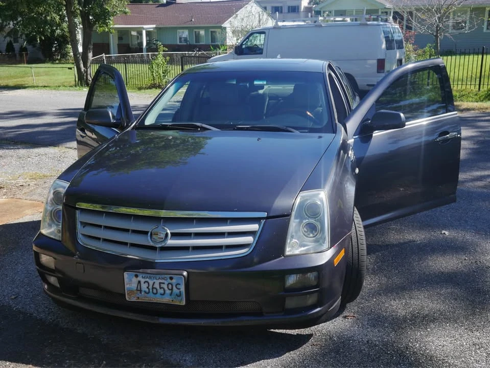 2011 Cadillac STS-V - Image 10 of 13
