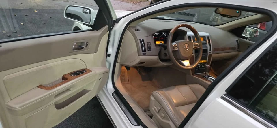 2011 Cadillac STS-V - Image 6 of 7