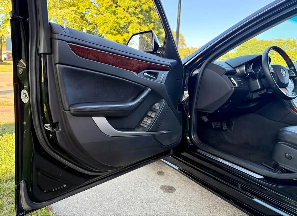 2011 Cadillac CTS 2nd Gen - Image 15 of 17