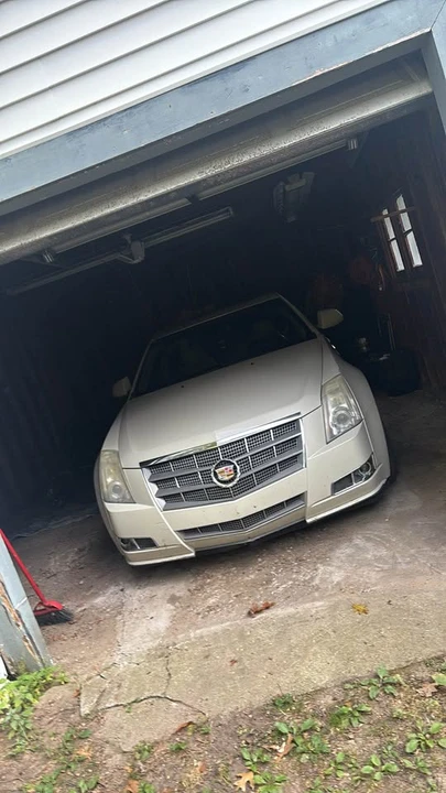 2011 Cadillac CTS 2nd Gen - Image 2 of 2