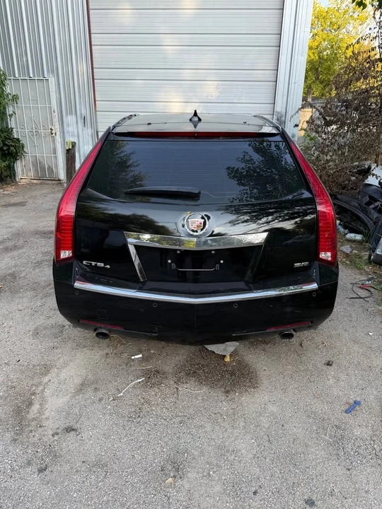 2011 Cadillac CTS-V 2nd Gen - Image 9 of 16