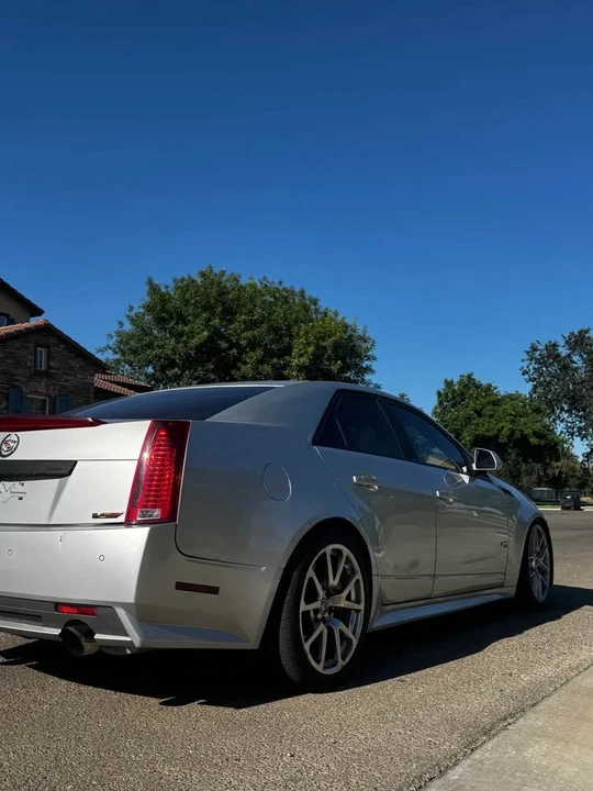 2011 Cadillac CTS-V 2nd Gen - Image 2 of 3