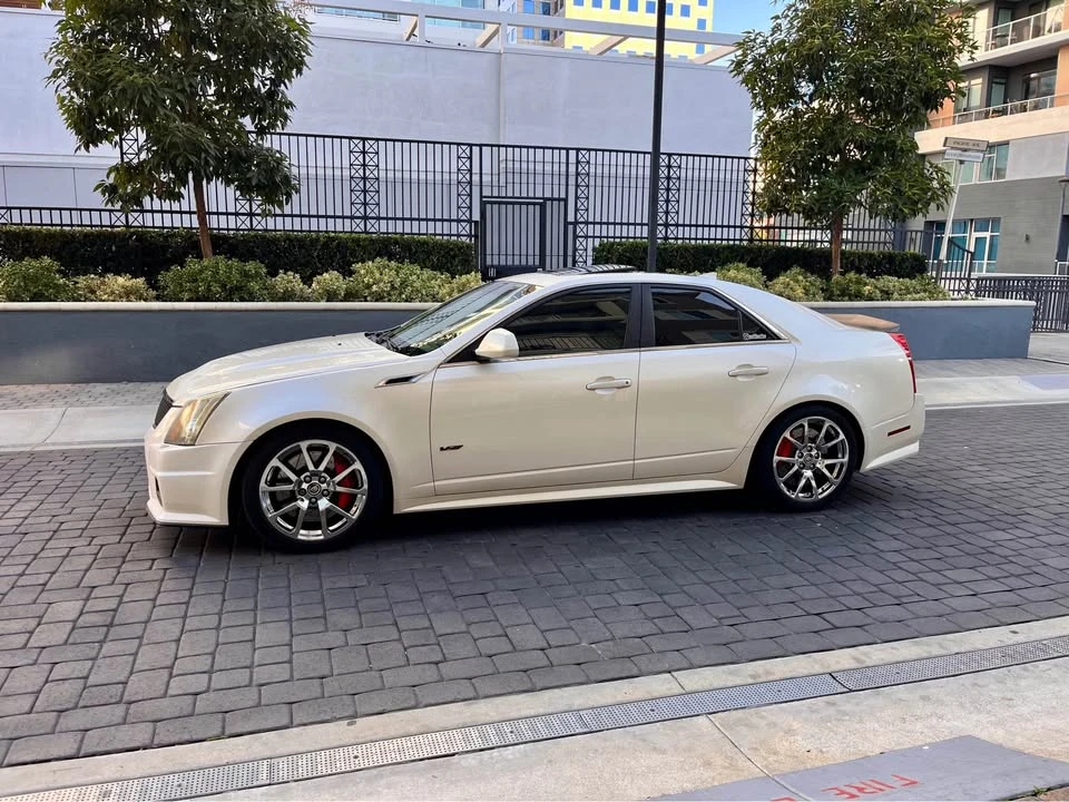 2011 Cadillac CTS-V 2nd Gen - Image 2 of 9