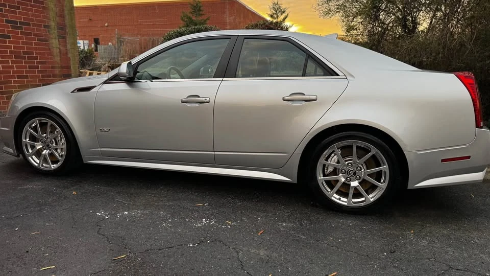 2011 Cadillac CTS-V 2nd Gen - Image 2 of 11