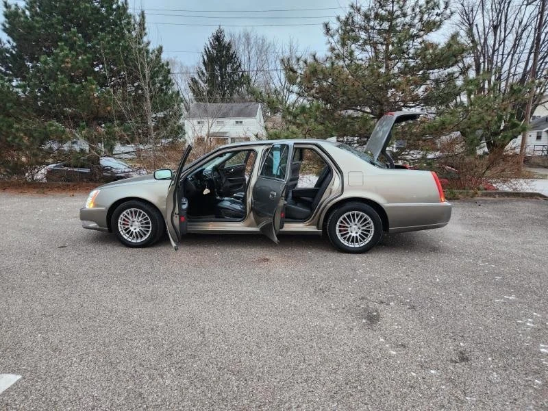 2011 Cadillac DTS - Image 17 of 20