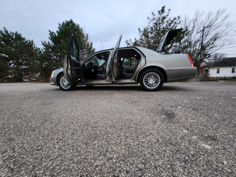 2011 Cadillac DTS - Image 19 of 20