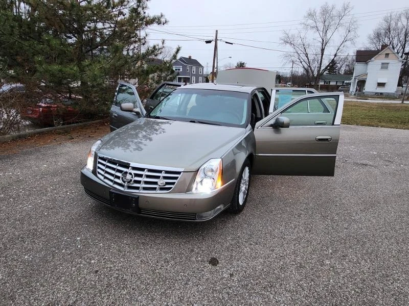 2011 Cadillac DTS - Image 11 of 20