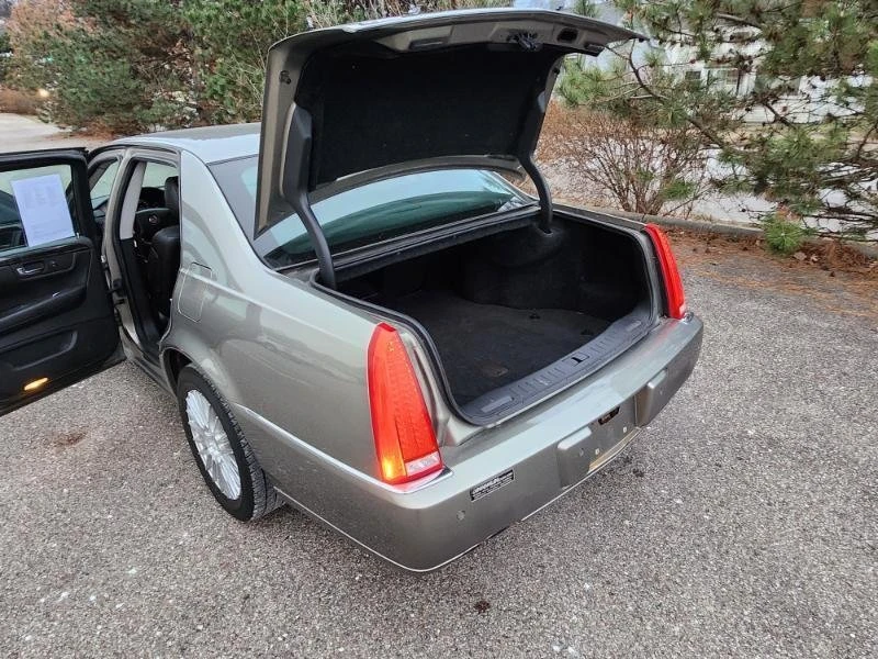 2011 Cadillac DTS - Image 8 of 20