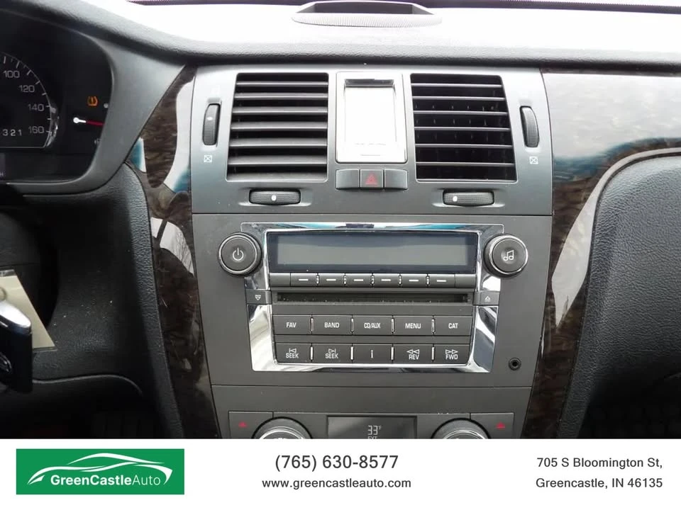 2011 Cadillac DTS - Image 19 of 20