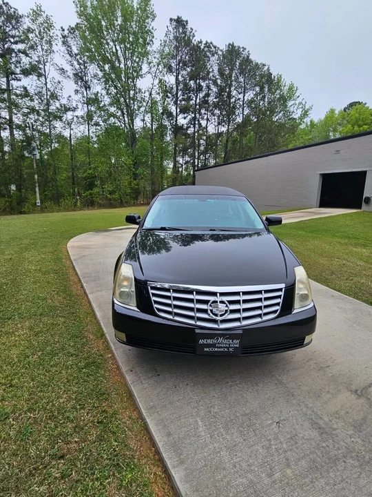 2011 Cadillac DTS - Image 2 of 9