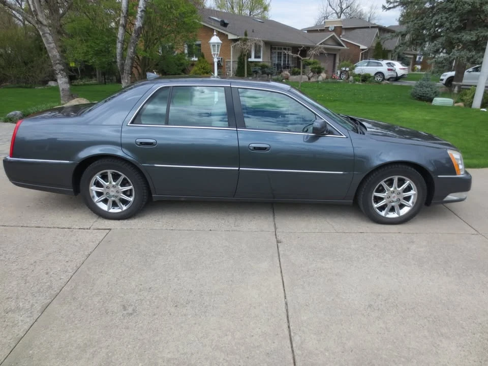 2011 Cadillac DTS - Image 9 of 9