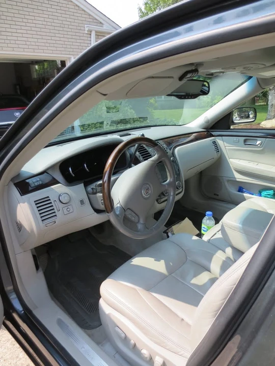 2011 Cadillac DTS - Image 3 of 9