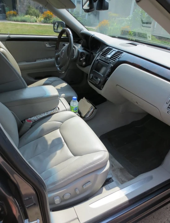2011 Cadillac DTS - Image 5 of 9