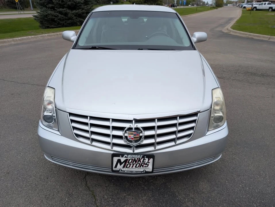 2011 Cadillac DTS - Image 2 of 15