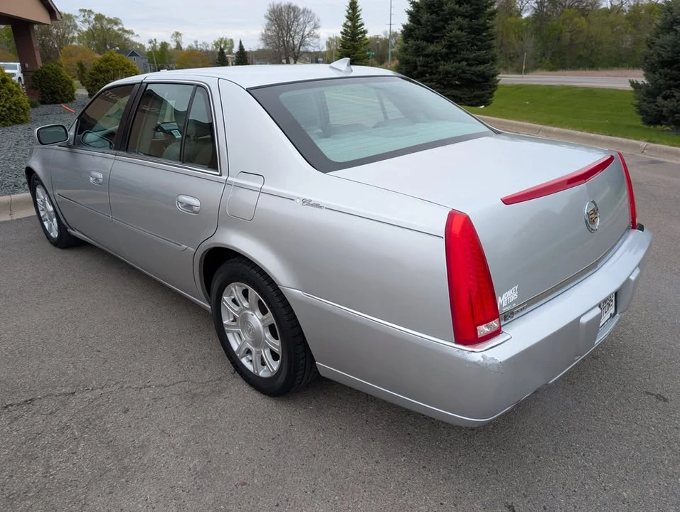 2011 Cadillac DTS - Image 5 of 15