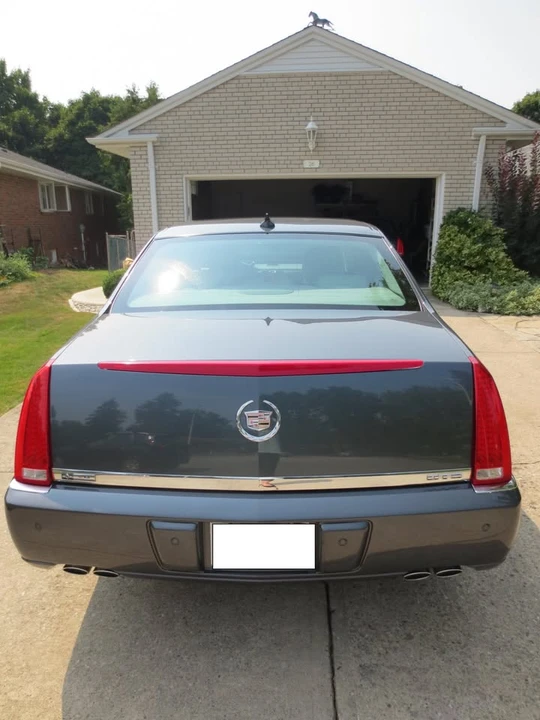 2011 Cadillac DTS - Image 2 of 9