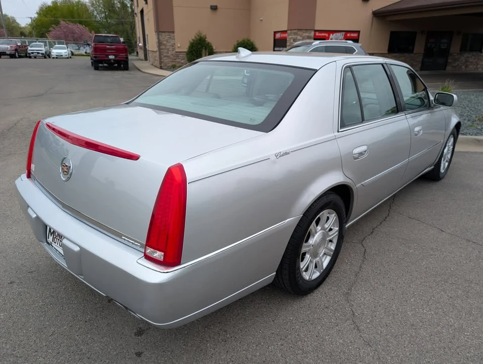 2011 Cadillac DTS - Image 7 of 15