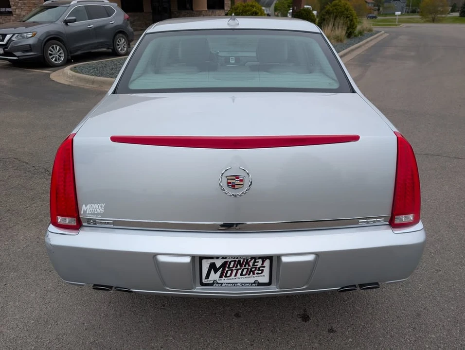2011 Cadillac DTS - Image 6 of 15