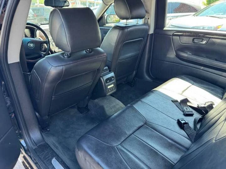 2011 Cadillac DTS - Image 11 of 20