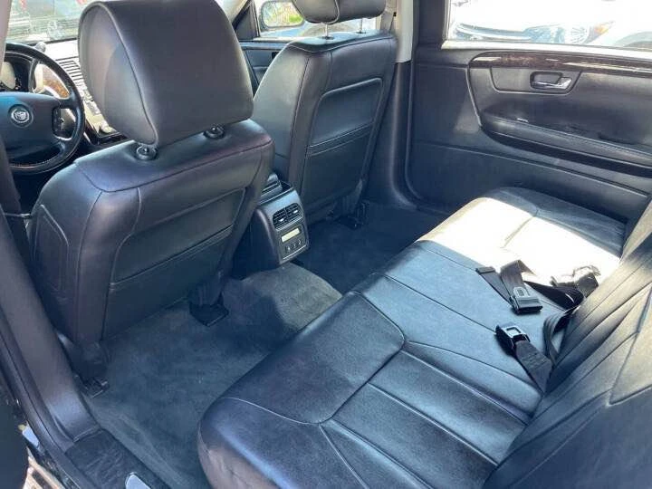 2011 Cadillac DTS - Image 15 of 20
