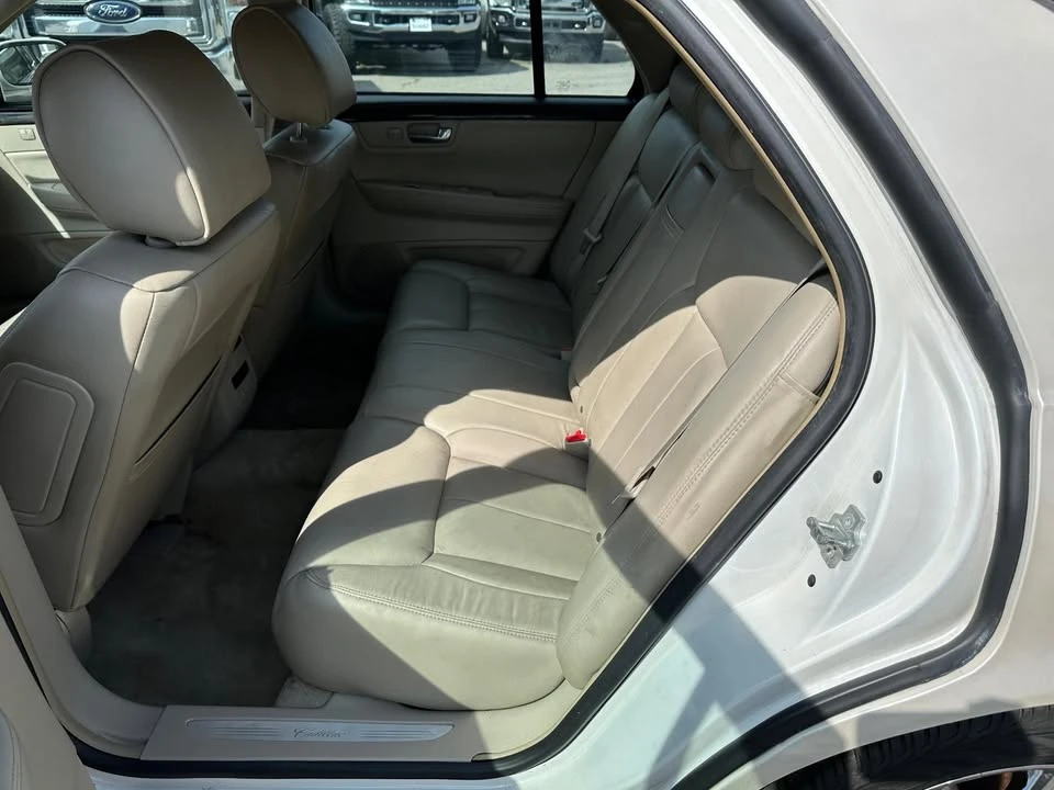 2011 Cadillac DTS - Image 11 of 18