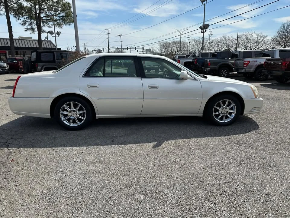 2011 Cadillac DTS - Image 6 of 18